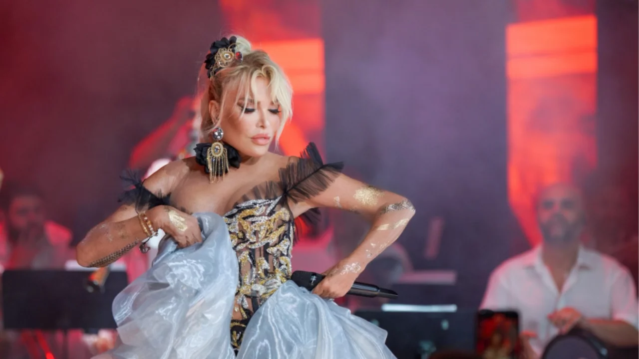 Ajda Pekkan'dan "gen&ccedil;lik iksiri" iddiasına yanıt! 25 bin dolarlık &uuml;r&uuml;n g&uuml;ndemde