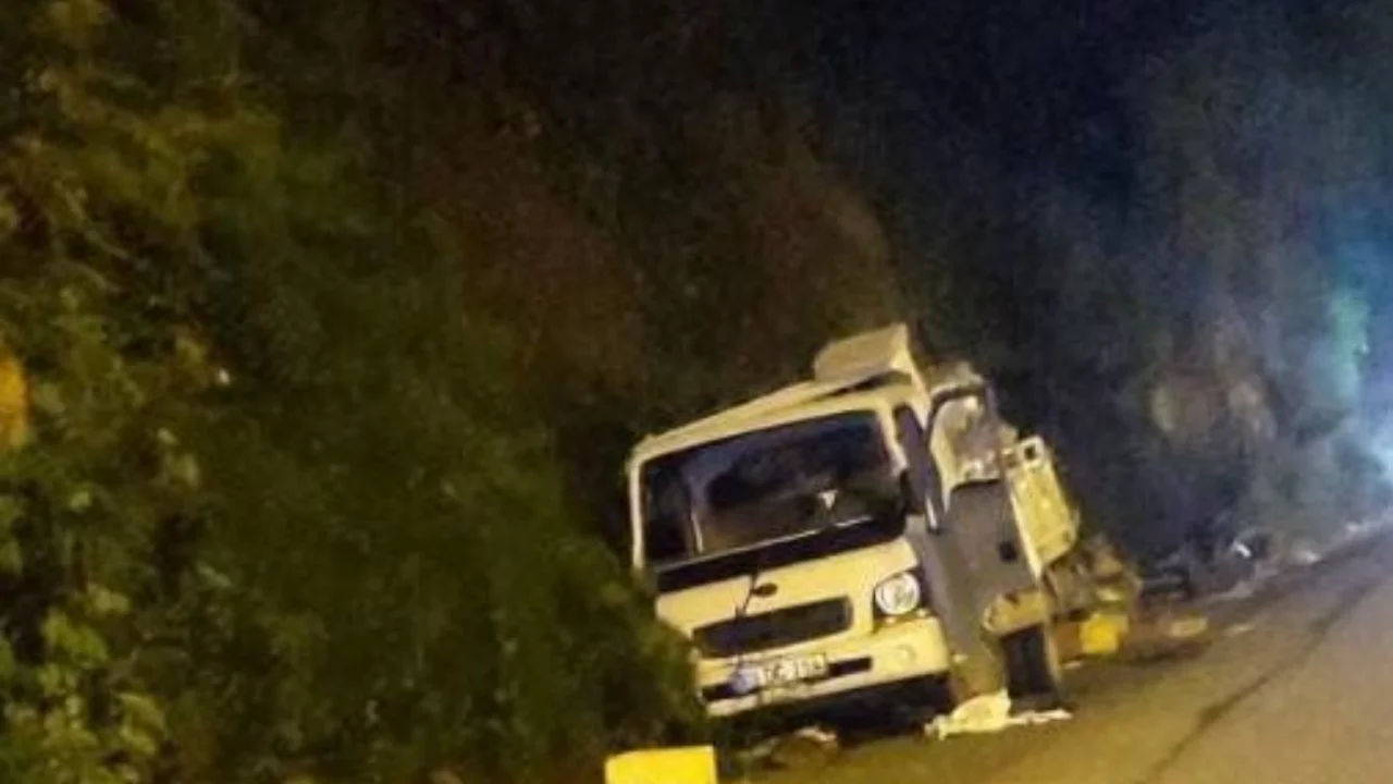 Kamyonet kazası: 1 kişi hayatını kaybetti, 2 kişi yaralandı