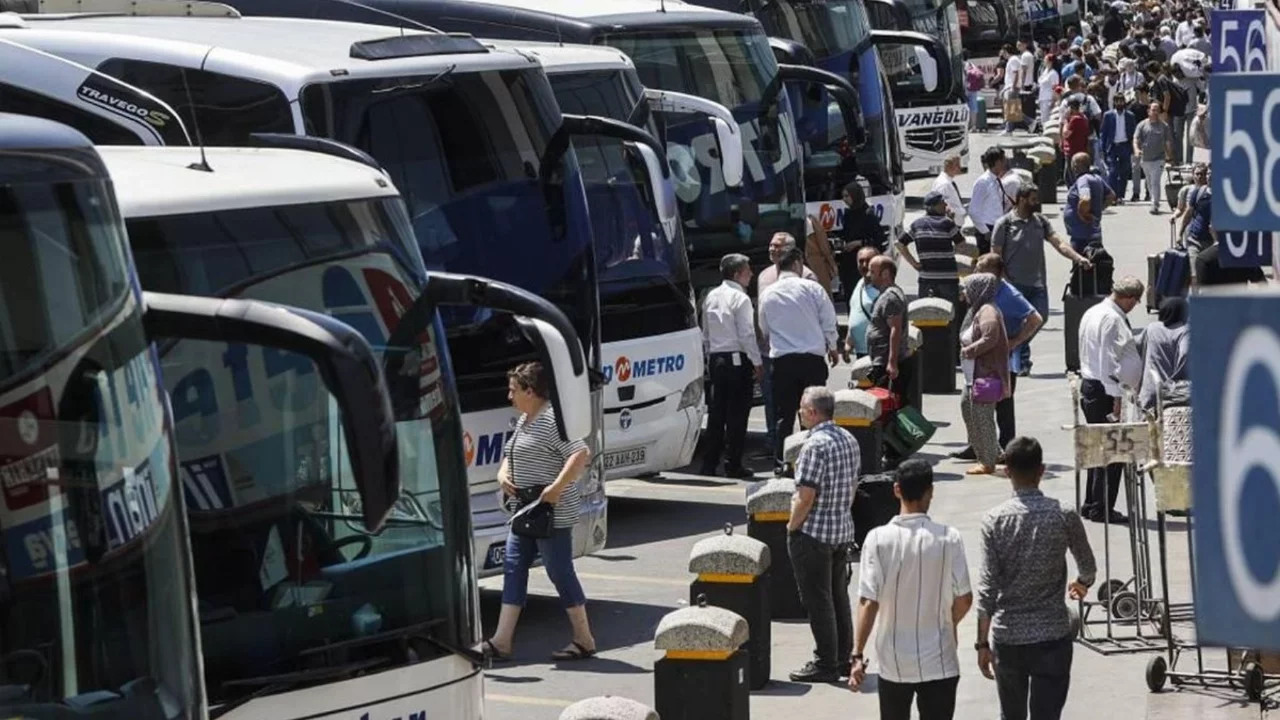 T&uuml;rkiye'nin 64 yıllık otob&uuml;s firması el değiştirdi!