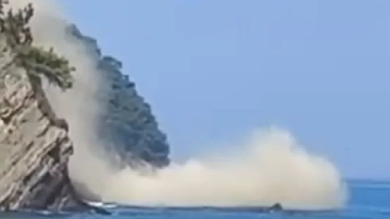 Denizde yüzenler ölümle burun buruna geldi! Bursa'da korkutan heyelan