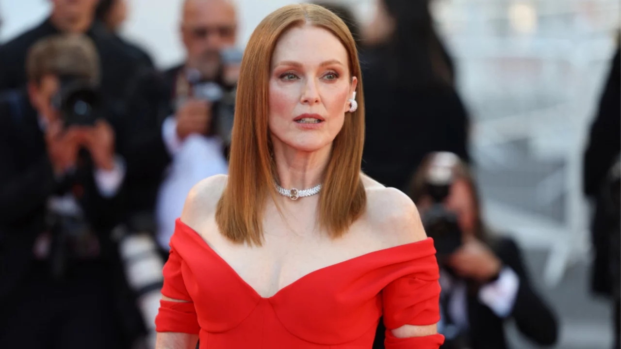 Julianne Moore'dan 20 yıl sonra büyük dönüş! Broadway sahnesine çıkıyor