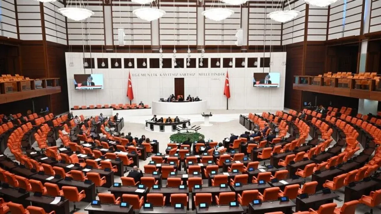 TBMM'nin tatil kararı Resmi Gazete'de: Meclis 1 Ekim'de toplanacak