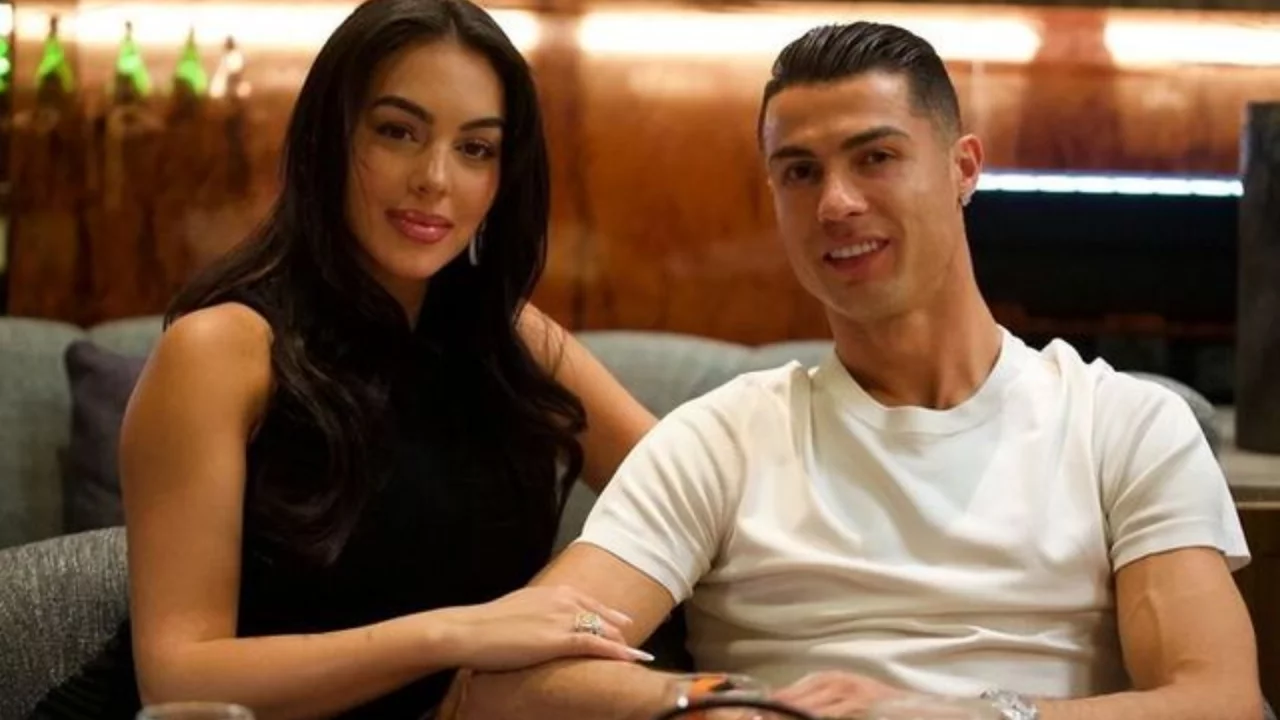 Cristiano Ronaldo ve Georgina Rodr&iacute;guez evlendi! Yıllardır beklenen d&uuml;ğ&uuml;nden ilk detaylar