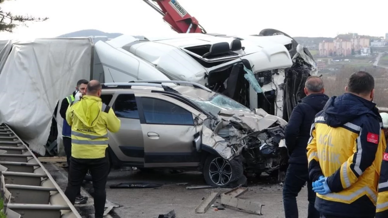 Bursa'da &ccedil;ok acı bilan&ccedil;o! Kural tanımazlar onlarca eve ateş d&uuml;ş&uuml;rd&uuml;