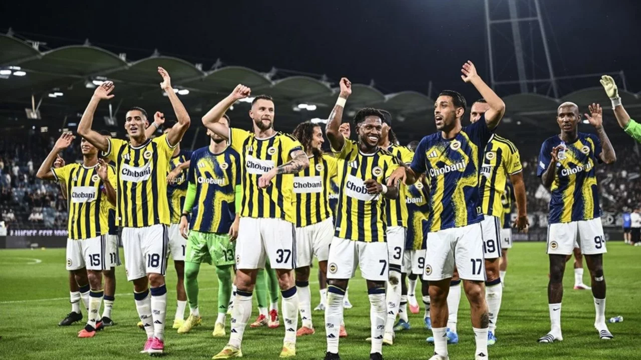 Fenerbah&ccedil;e'de Fred i&ccedil;in s&uuml;rpriz gelişme! Taraftarlara veda gibi hareket