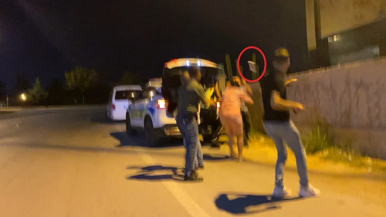 Bursa'da alkollü sürücüden skandal hareket! Ceza yedi, gazetecilere saldırdı