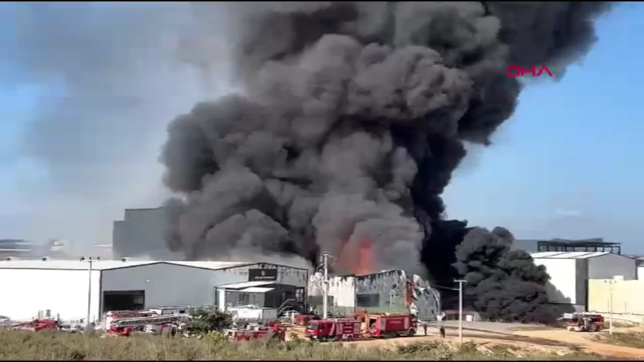 Fabrikada yangın! Yaralı iş&ccedil;iler var