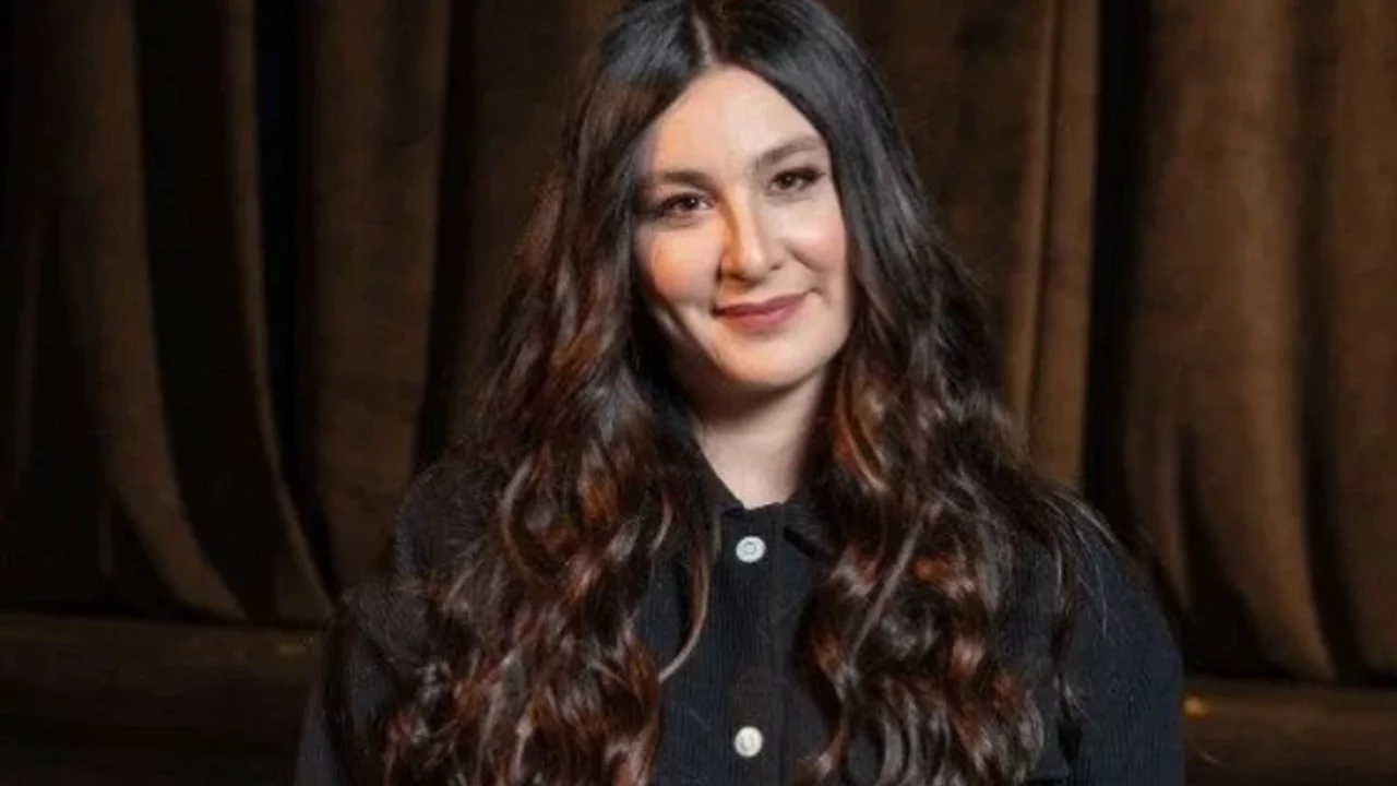 Yasemin Sakallıoğlu'nun değişimi olay oldu! 2 ayda 12 kilo verdi, zayıflama y&ouml;ntemini a&ccedil;ıkladı