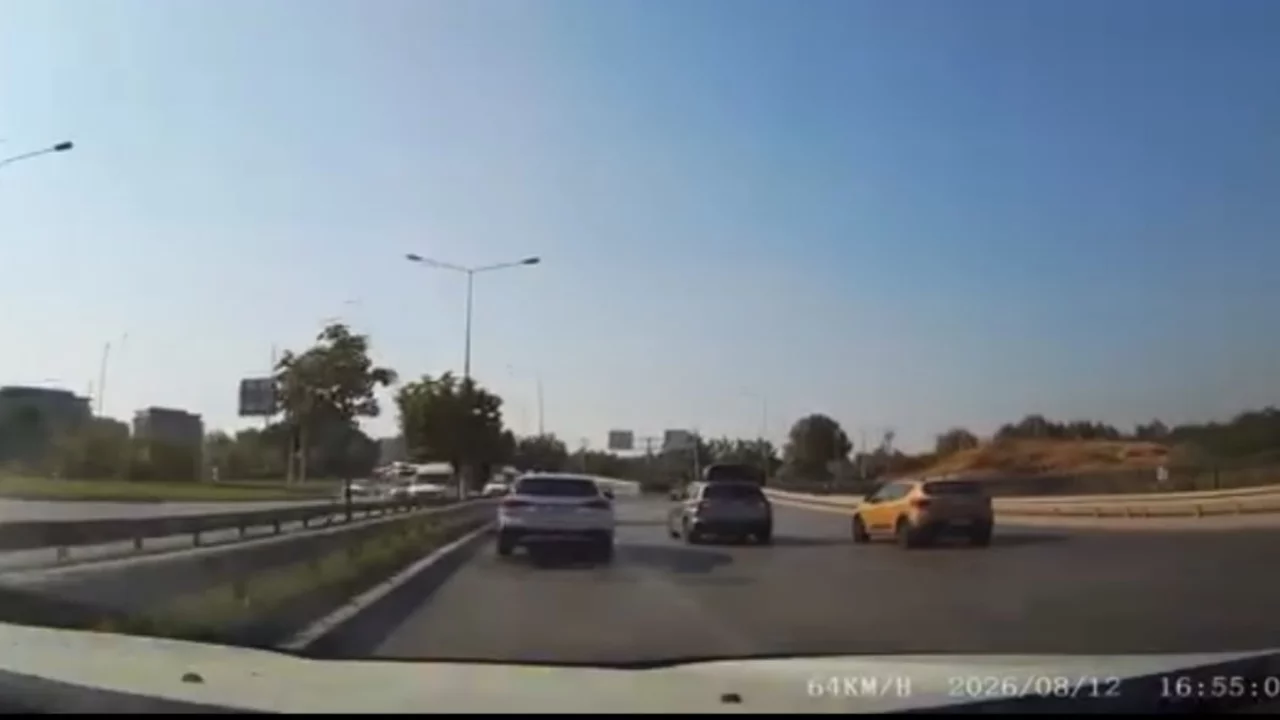 Bursa'da s&uuml;r&uuml;c&uuml;lerin korkulu r&uuml;yası yol: Bir anda şerit değiştiriyorlar