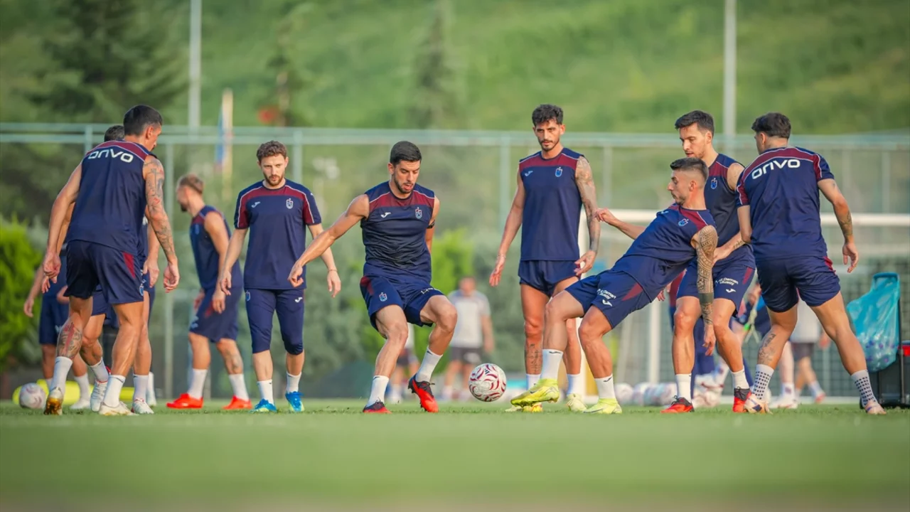 Trabzonspor'da Kasımpaşa mesaisi s&uuml;r&uuml;yor: G&ouml;zler ilk hafta ma&ccedil;ında