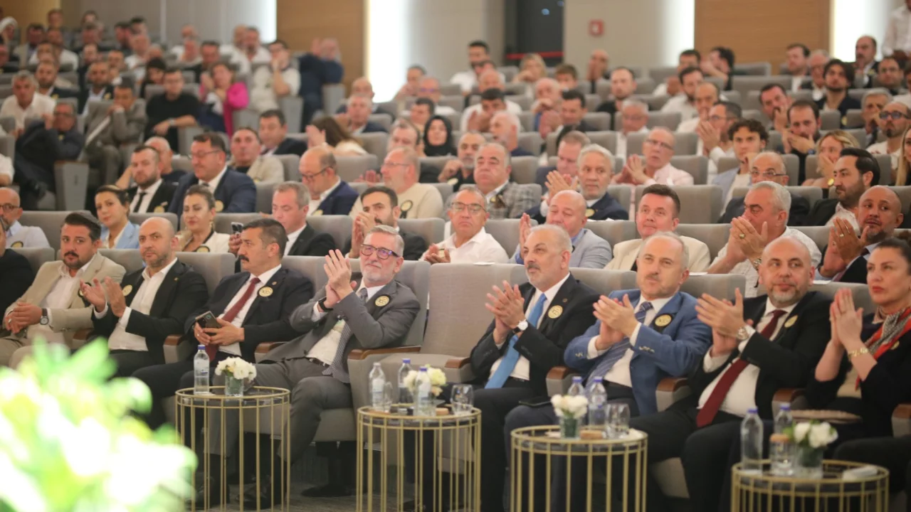 Orhangazi TSO'nun 100. yılında ekonomiye değer katanlar &ouml;d&uuml;llendirildi