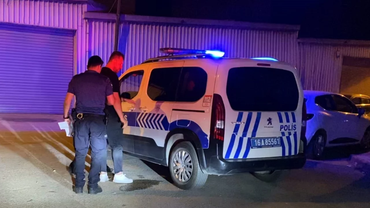 Bursa'da polisten ka&ccedil;an alkoll&uuml; s&uuml;r&uuml;c&uuml;ye ceza şoku!
