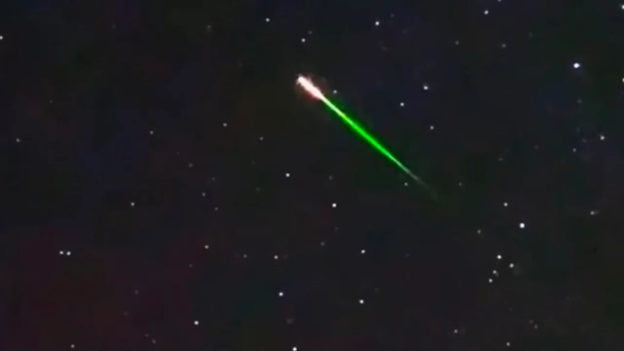 D&uuml;zce'de Perseid meteor yağmuru fotoğraf tutkunlarını Yayla K&ouml;y&uuml;'nde buluşturdu
