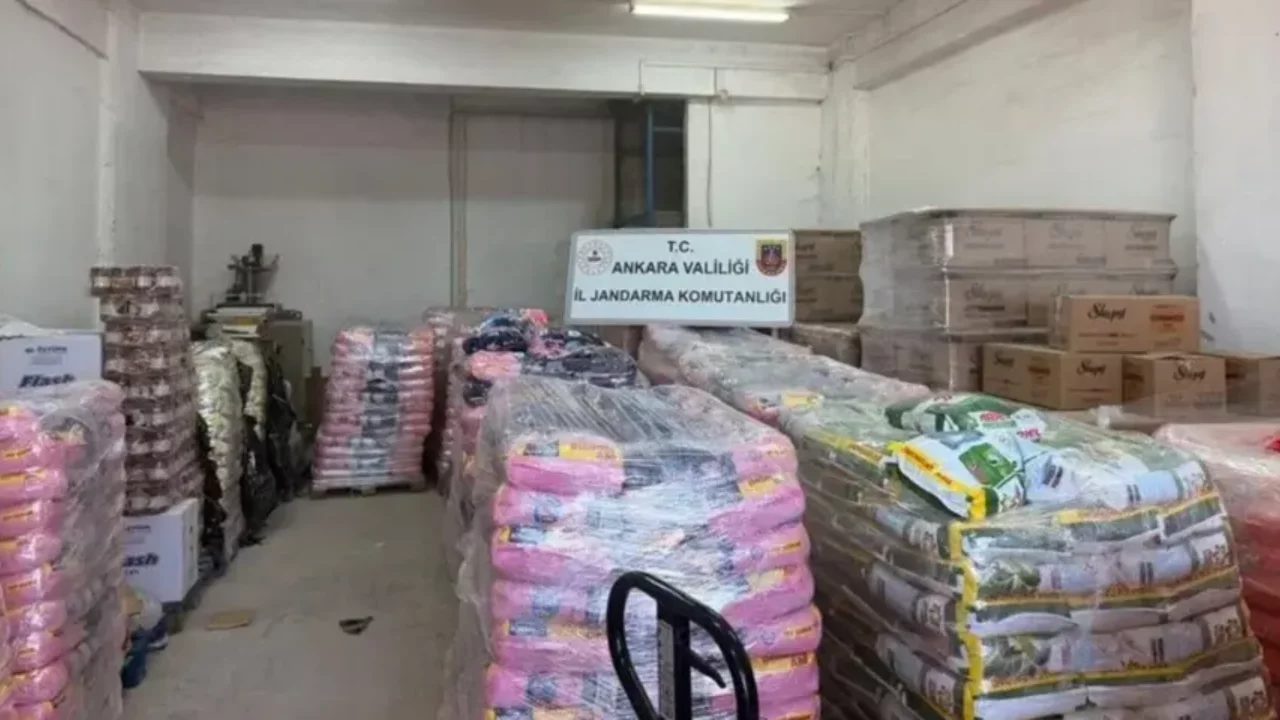 Deterjan, şampuan, diş macunu... Tonlarca sahte &uuml;r&uuml;n evlere girmeden yakalandı