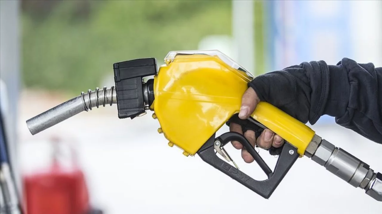 Motorinde &Ouml;TV sıfırlandı! Pompa fiyatların dev indirim geliyor