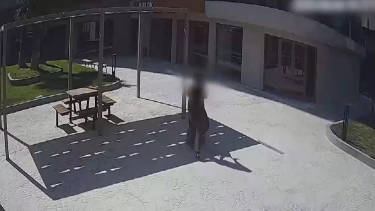 Bebekle beraber uyuşturucu taşımışlar! 
