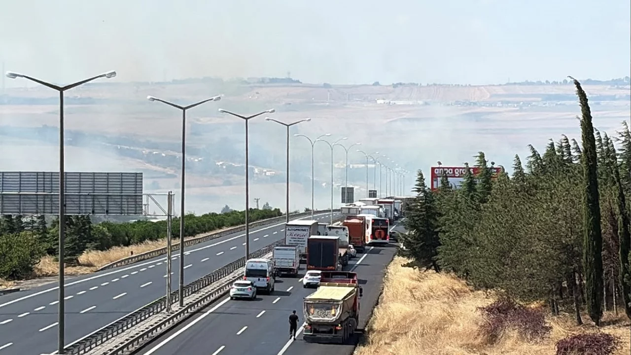 TEM Otoyolu'nda trafik durdu