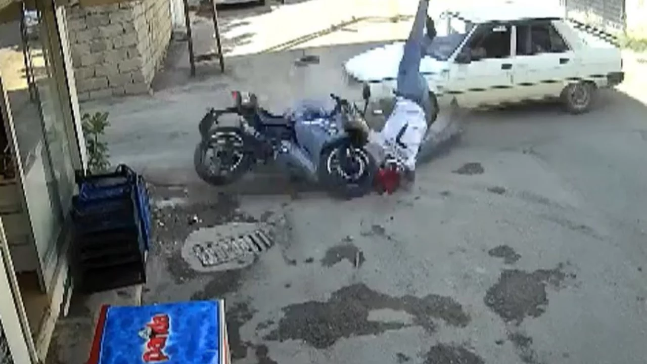 Motosiklet sürücüsü metrelerce havaya fırladı