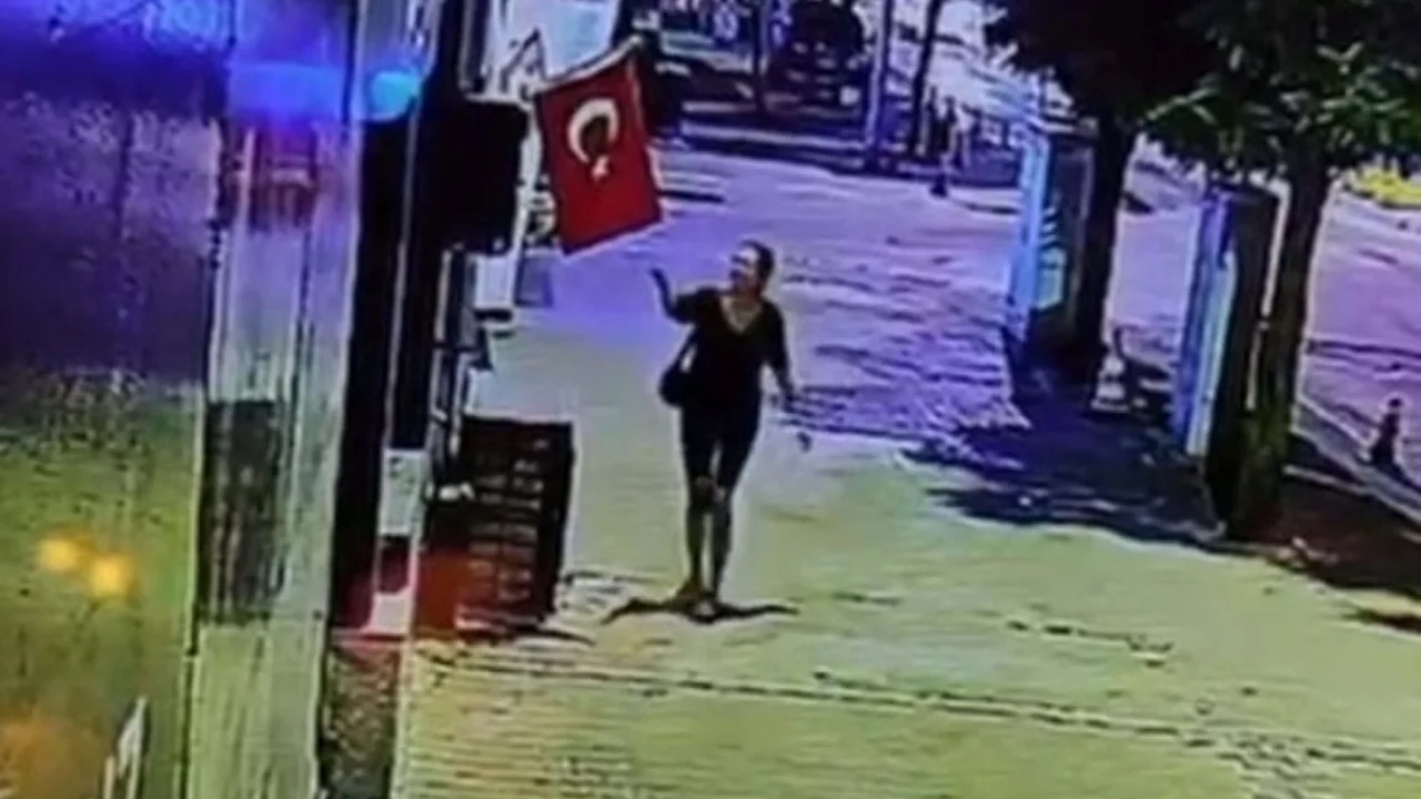 T&uuml;rk bayrağını ateşe veren şahıs tutuklandı!