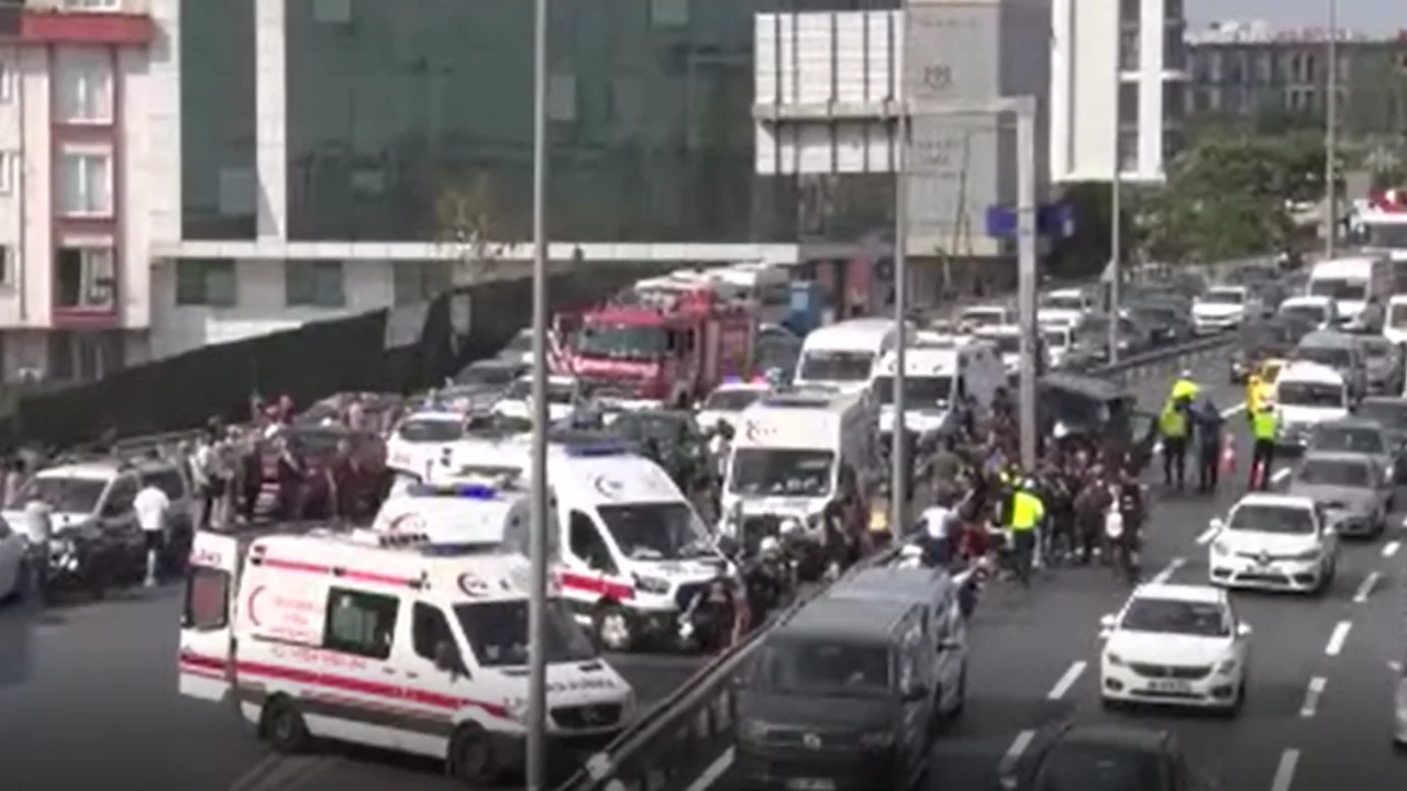 Yaz kursundaki &ouml;ğrencileri taşıyan ara&ccedil; kaza yaptı! Ağır yaralılar var...