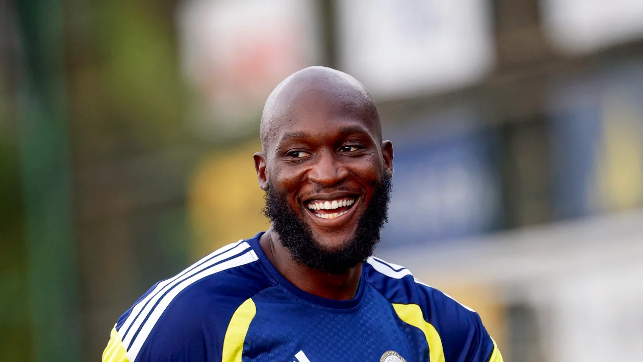 Fenerbahçe'de Gençlerbirliği maçı hazırlıkları: Lukaku ilk antrenmanına çıktı
