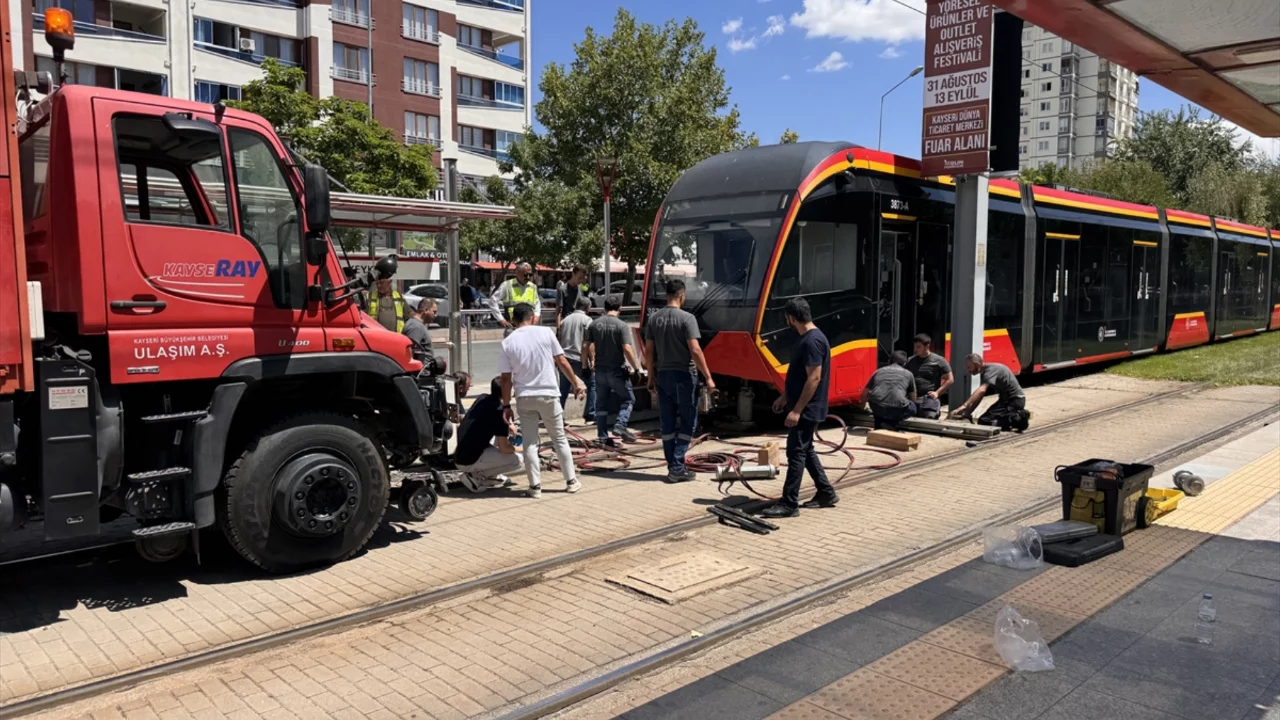 Kayseri'de tramvay dehşeti: 24 yaşındaki genç hastanede hayatını kaybetti