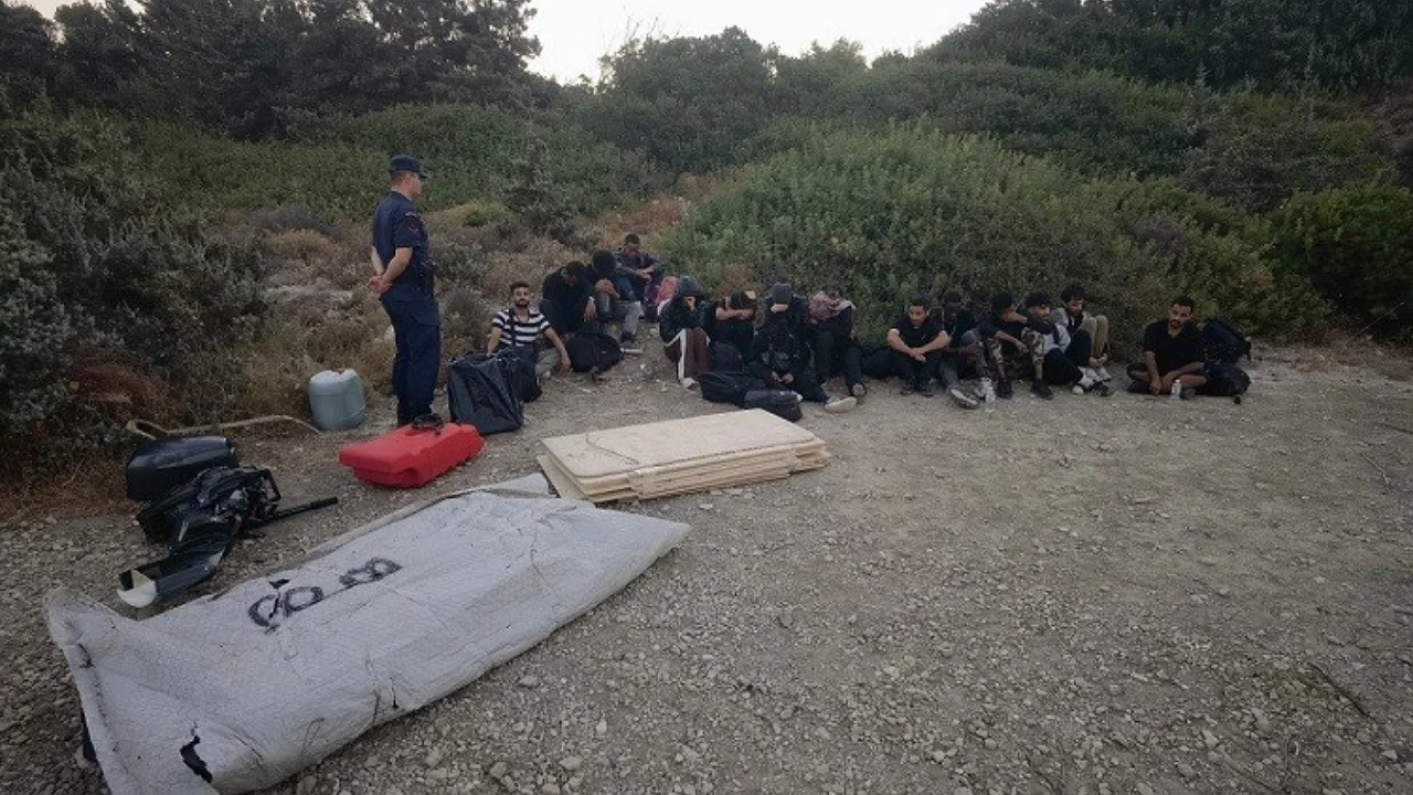 16 d&uuml;zensiz g&ouml;&ccedil;men yakalandı