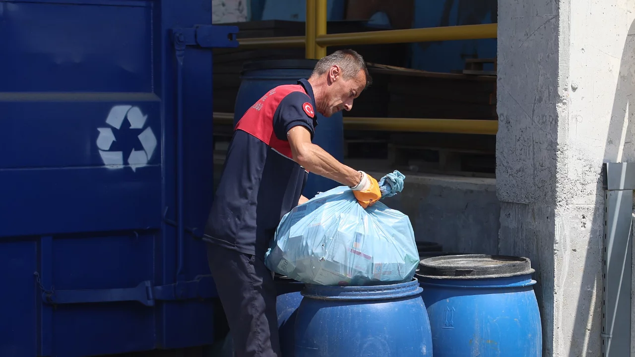 Bursa'da bunları &ccedil;&ouml;pe atmayın! Atıklar i&ccedil;in yeni d&ouml;nem