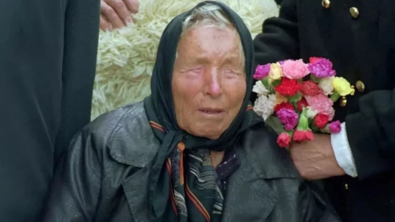 Yıllar &ouml;nce &ouml;ng&ouml;rm&uuml;ş! Baba Vanga'nın yorumları olay oldu...