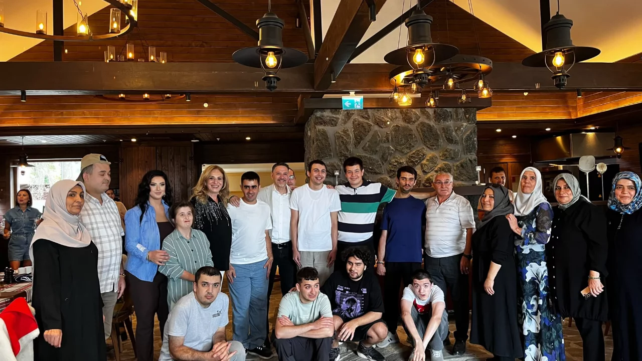 Bursa Otizm Derneği'nden Uludağ'da &ouml;zel buluşma: &Ccedil;ocuklar ve aileleri doyasıya eğlendi
