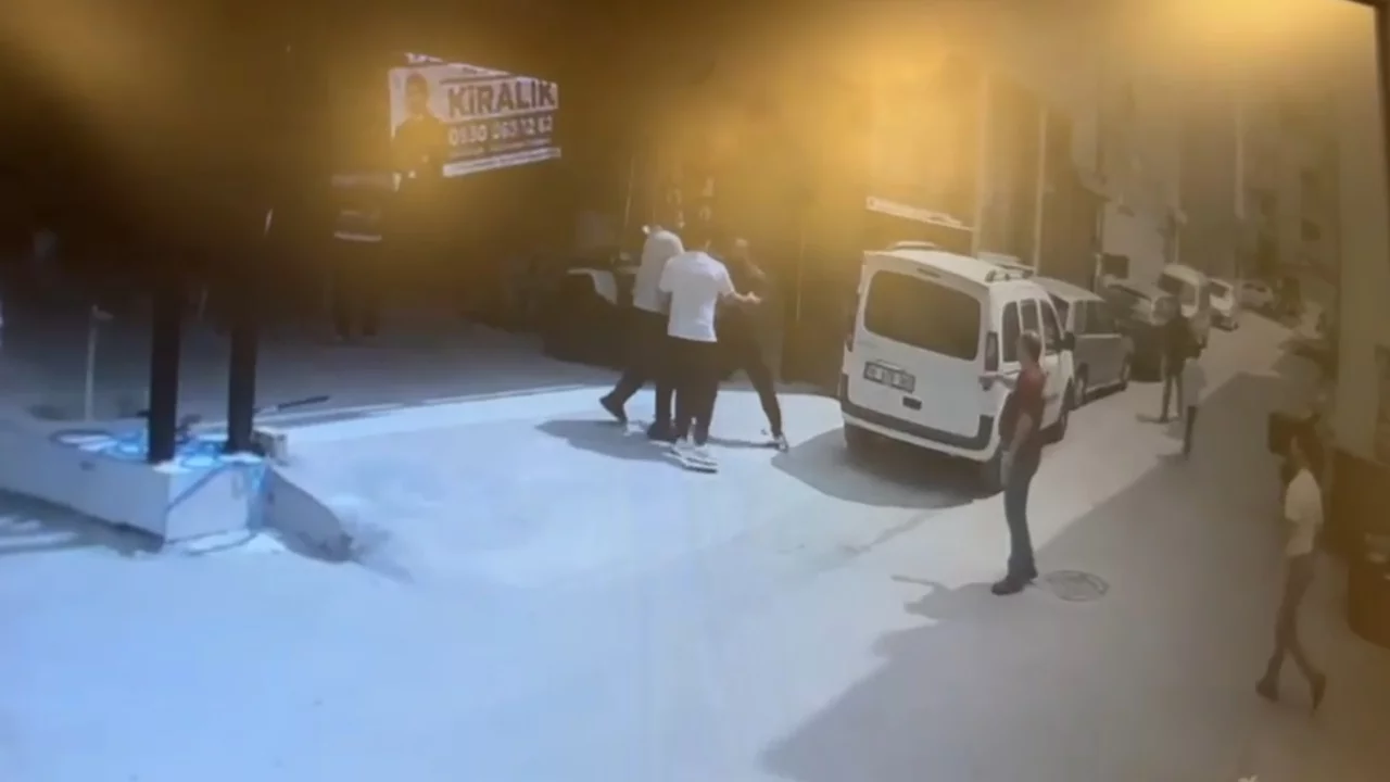 Bursa'da iki aile birbirine girdi! &Ccedil;ok sayıda yaralı var