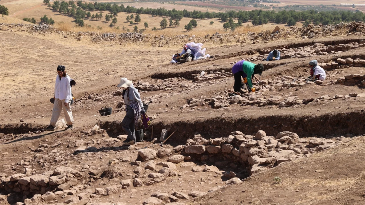 Göbeklitepe'nin bilinmeyen bölümü gün yüzüne çıkıyor! Kazı çalışmaları başladı...
