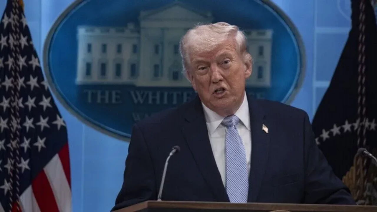 Trump'tan İran'ı k&uuml;plere bindirecek a&ccedil;ıklama: "H&uuml;rm&uuml;z Boğazı'nı Amerikan toprağı ilan edeceğim"