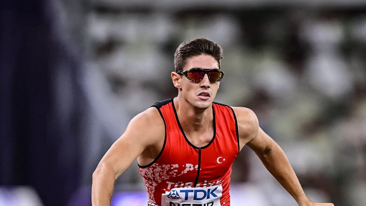 İsmail Nezir'den Avrupa'da bronz madalya! Milli atlet k&uuml;rs&uuml;ye &ccedil;ıktı