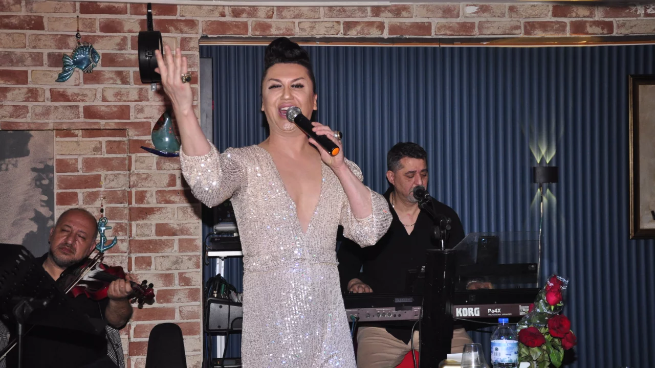 Orhan Tonka ile: Salaş Meyhane'de m&uuml;zik dolu gece