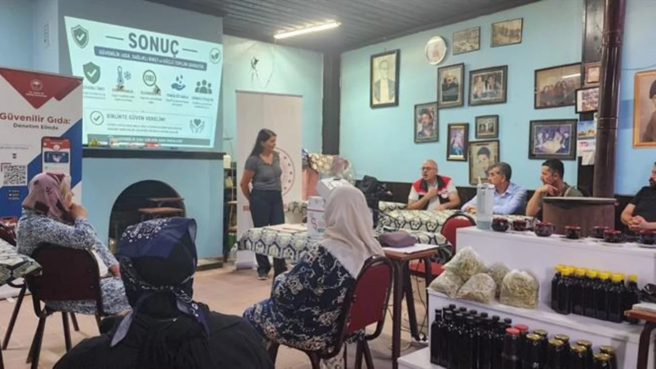 Bursa'nın turizm köyü Cumalıkızık'taki gıda işletmelerine eğitim