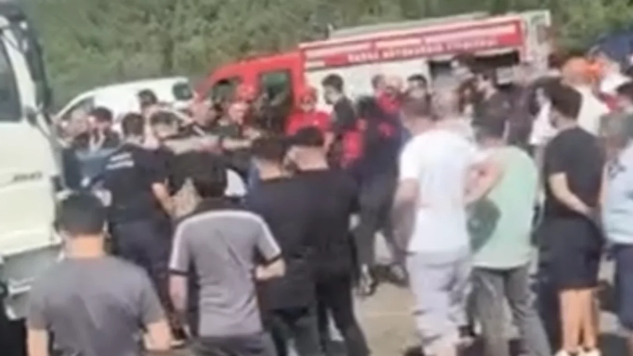 Bursa'da feci kaza! Kamyon ile otomobil &ccedil;arpıştı, 1 kişi hayatını kaybetti