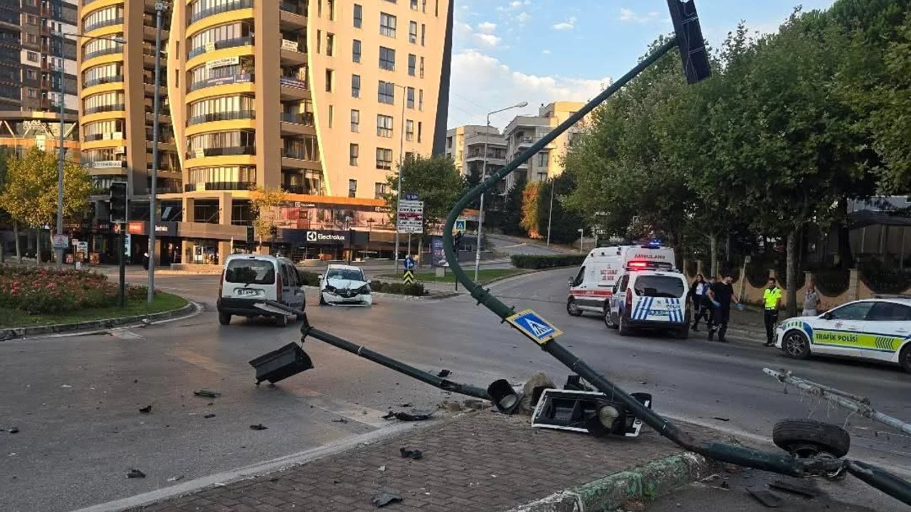 Bursa FSM Bulvarı'nda feci kaza!