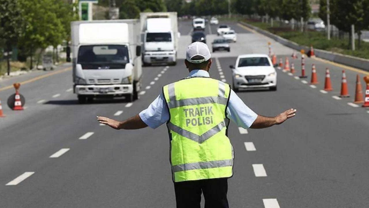 İstanbul'da bazı yollar trafiğe kapatıldı
