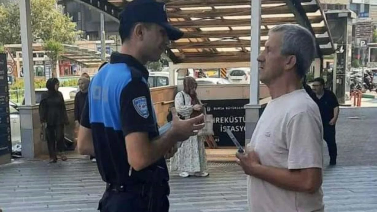 Bursa'da polis ekiplerinden vatandaşlara g&uuml;venlik bilgilendirmesi