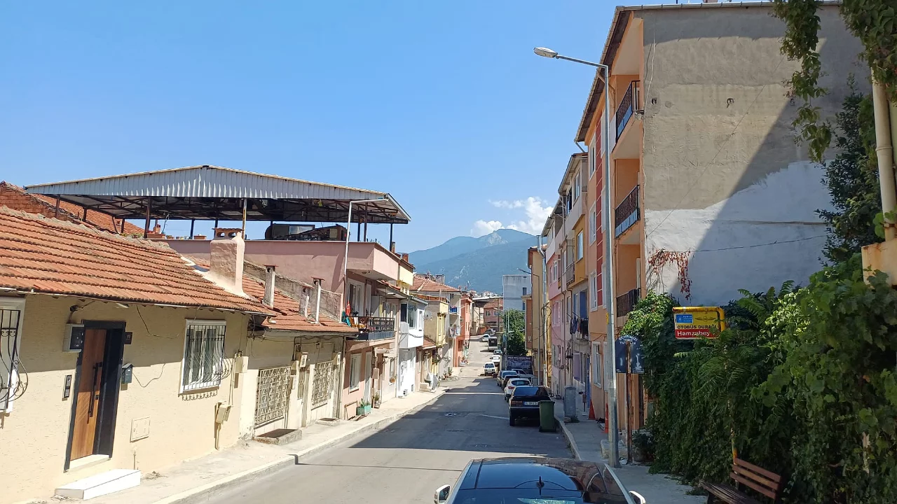 Bursa'nın merkezindeki tarihi mahallede dikkat &ccedil;eken sorun!