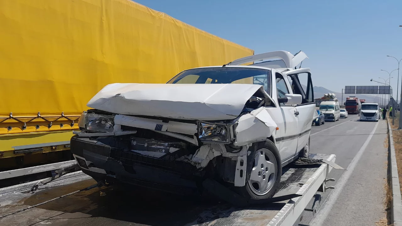 Zincirleme trafik kazasında 9 kişi yaralandı