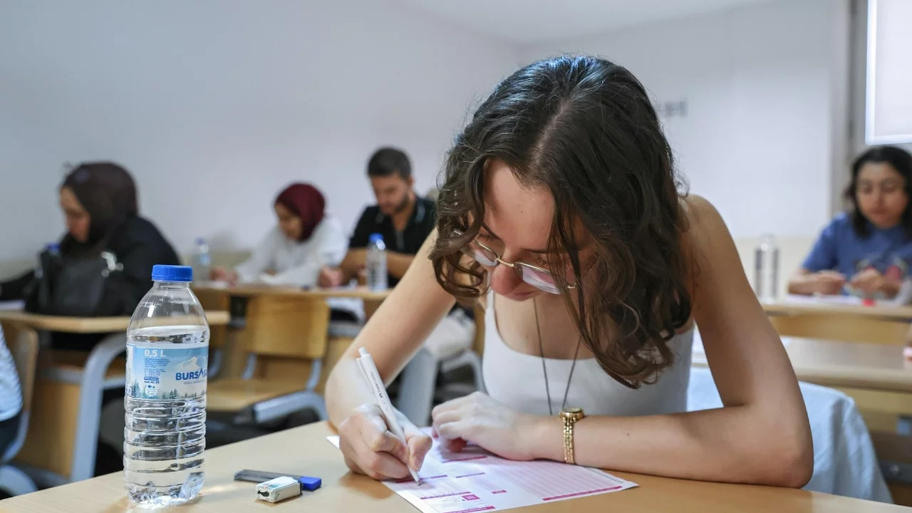 B&uuml;y&uuml;kşehir'den memur adaylarına KPSS provası