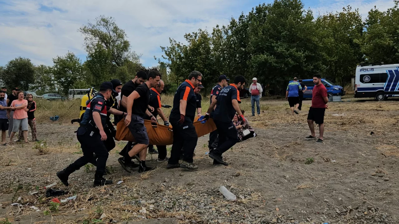 Bursa'da piknik faciayla sonu&ccedil;landı! '&Ouml;l&uuml;m g&ouml;l&uuml;' bir kişiye daha mezar oldu