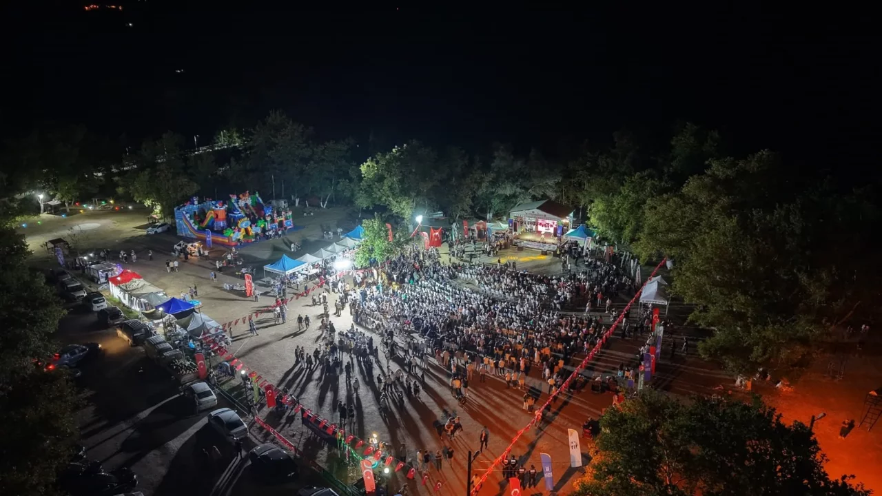 Bursa'da festival coşkusu: Geliri öğrencilere burs olacak