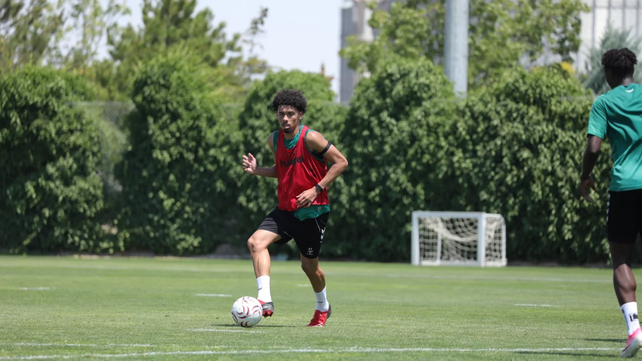 Konyaspor, Fenerbah&ccedil;e deplasmanı hazırlıklarına başladı