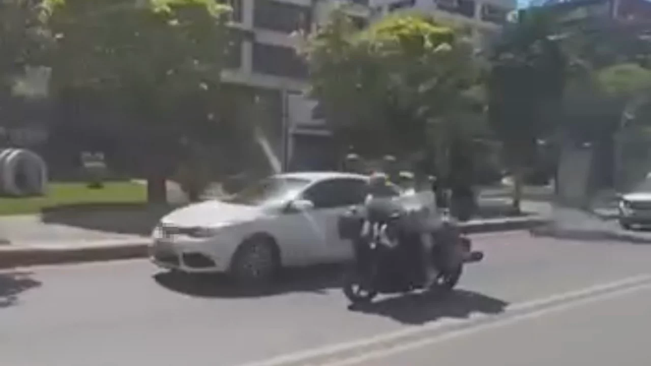 Eskişehir'de pes dedirten motosiklet yolculuğu: 3 genç ölümüne aldırmadı