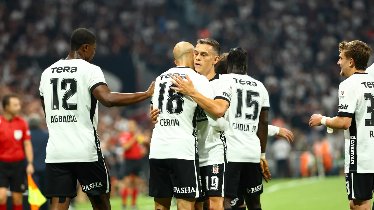 Beşiktaş sezona galibiyetle başladı: Eyüpspor'u tek golle geçti...