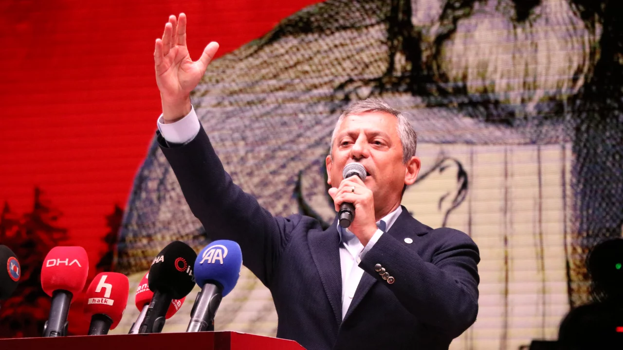 &Ouml;zg&uuml;r &Ouml;zel'den Hacı Bektaş Veli anmasında dikkat &ccedil;eken mesajlar