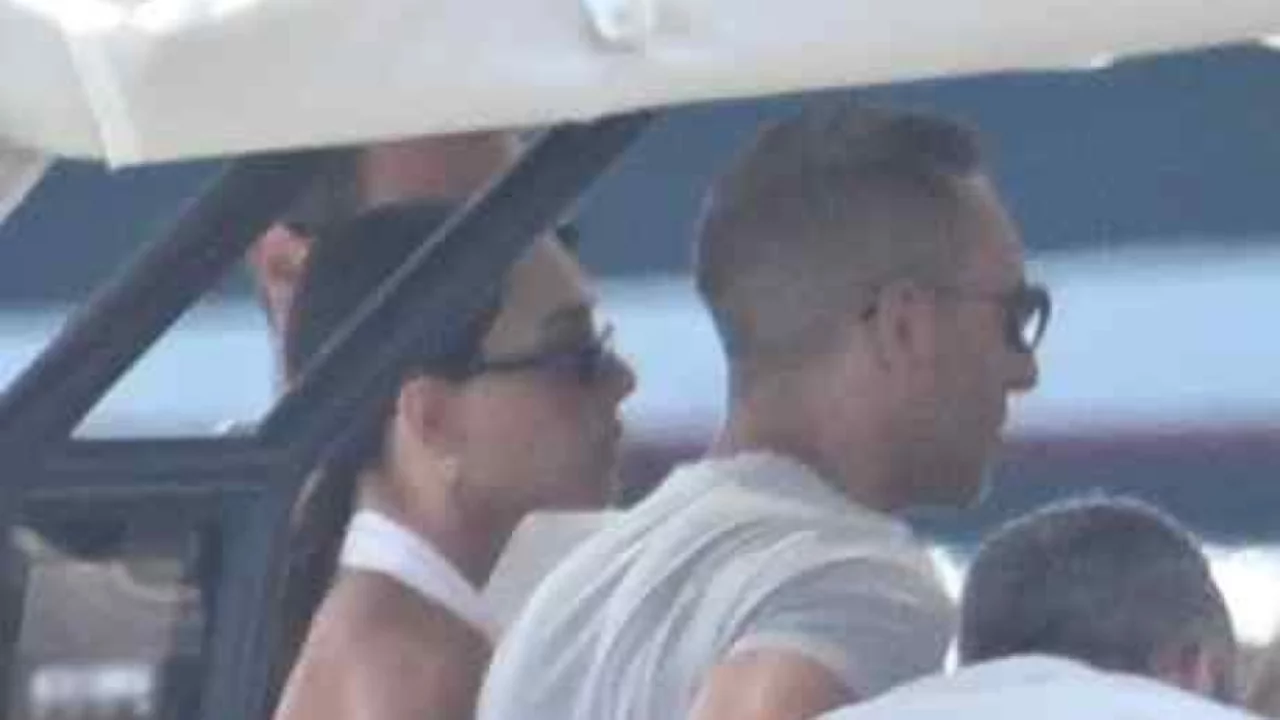 Pelin Uluksar ve Allan Hakko Türkbükü'nde görüntülendi! Tatil keyfi dikkat çekti